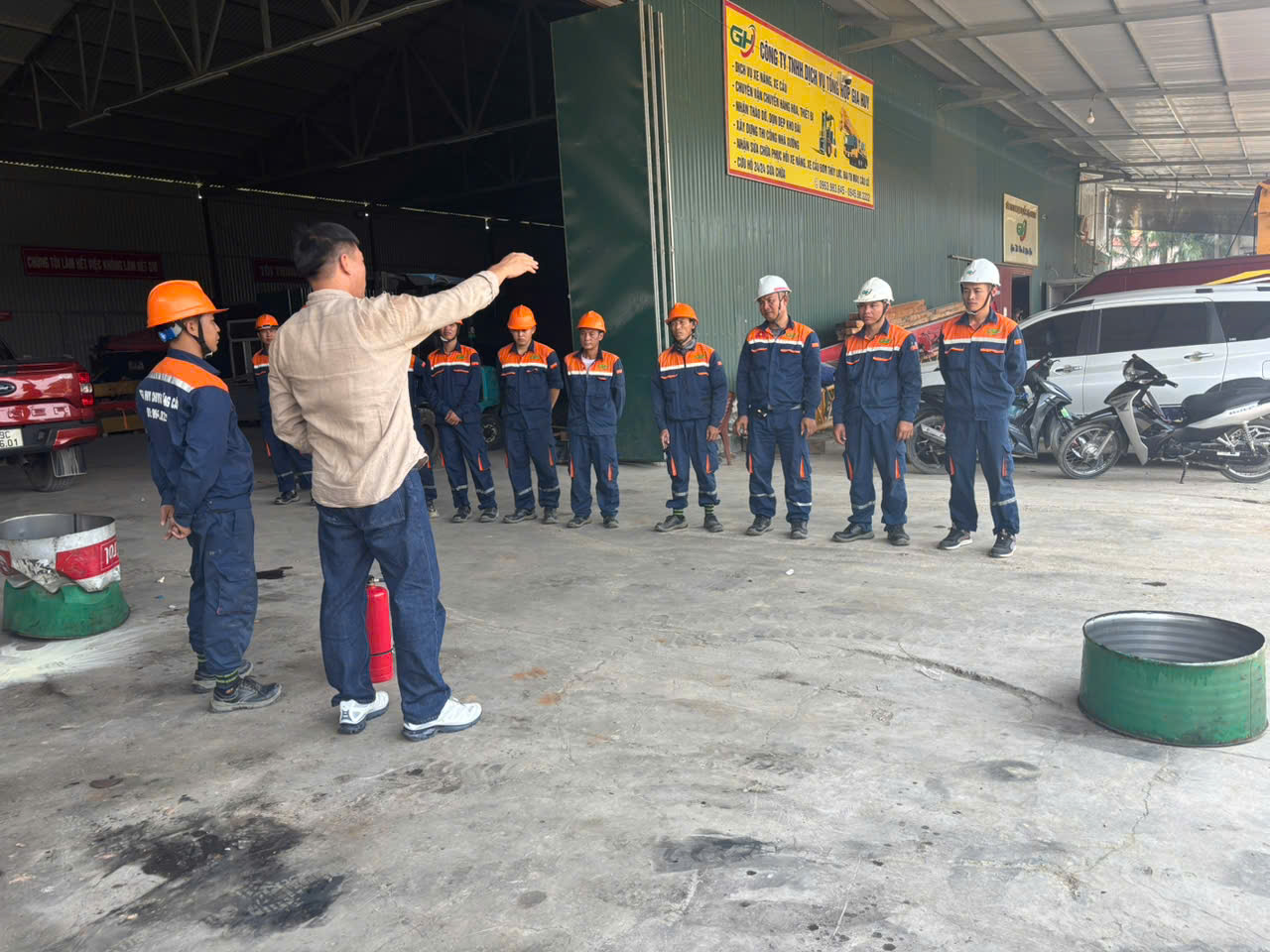 Trang bị kĩ năng cho công nhân viên